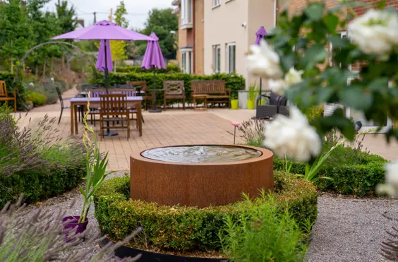 Lincroft Meadow Care Home - outside view of care home