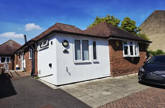 Oxclose Lodge - An outside view of the home