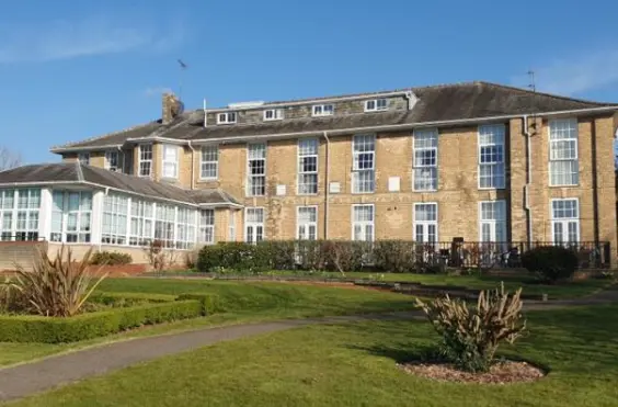 Hesslewood House Care Home - An outside view of the home