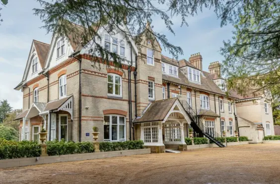 Park Manor Care Home - An outside view of the home