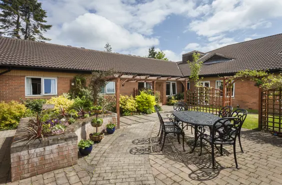 Granby Rose SDU - outside view of care home