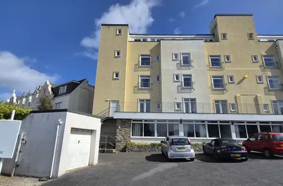 Mr 'C's - An outside view of the home