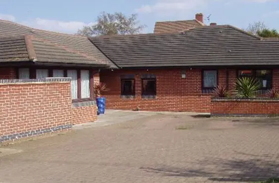 Vibrance - 1 Parkstone Avenue - outside view of care home