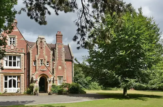 Glebe House Retirement Home - outside view of care home
