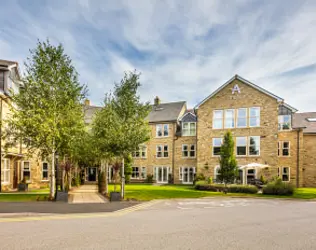 Oulton Manor - outside view of care home