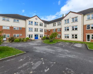 Clipstone Hall & Lodge - outside view of care home