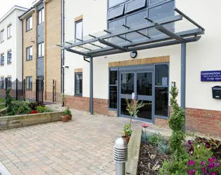 Caddington Grove - outside view of care home