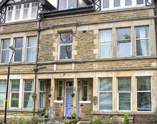 Avon Lodge and Avon Lodge Annex - outside view of care home