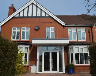 Glyn Thomas House - outside view of care home