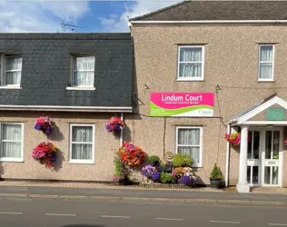 Lindum Court - outside view of care home