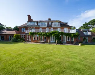 Glenhurst Manor - outside view of care home