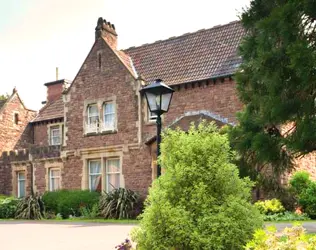 Waltham House - outside view of care home