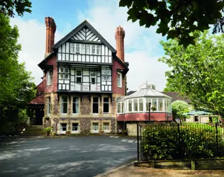 Stokeleigh - outside view of care home