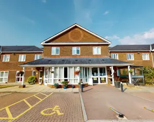 Brendoncare Alton - outside view of care home