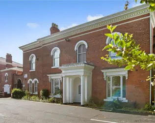 Holmpark - outside view of care home