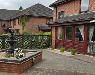 Silverwood (Nottingham) - outside view of care home