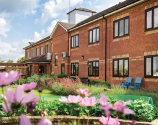 Rushden Park - outside view of care home