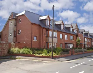 The Hawthorns (Evesham) - outside view of care home